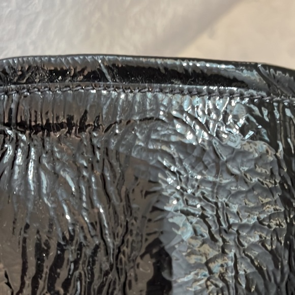 Prada nylon/ patent leather large bag with gold/patent chain handle - Picture 4 of 16